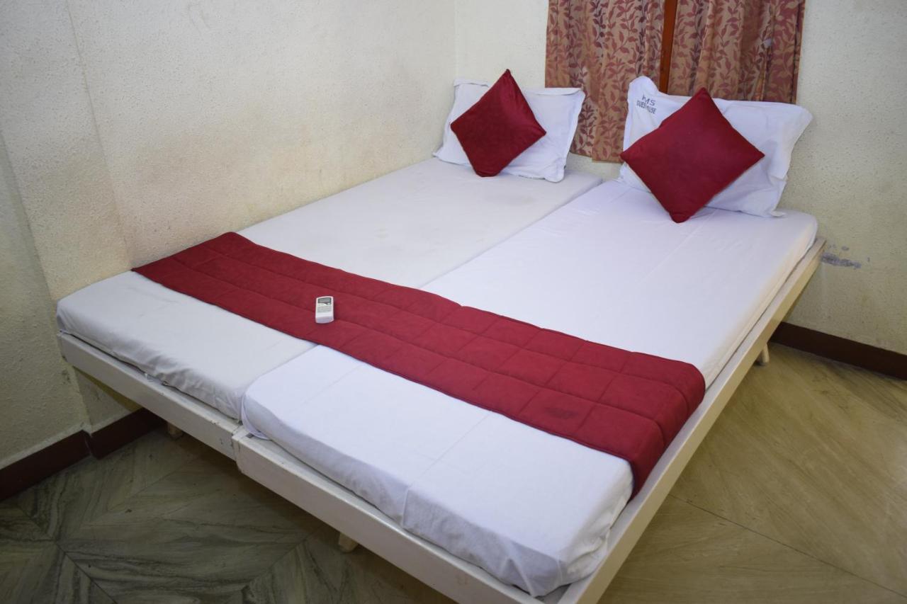 Pms Guest House ปอนดิเชอรี ภายนอก รูปภาพ