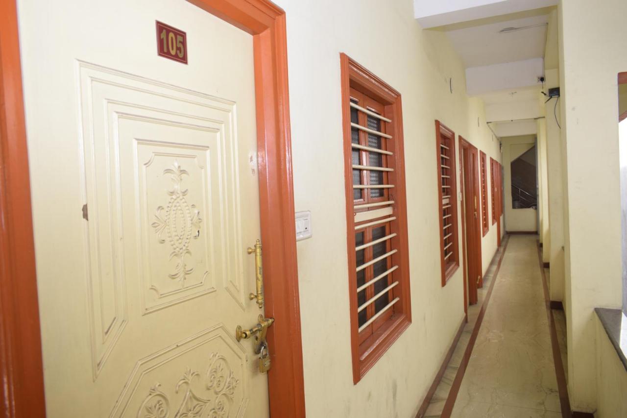 Pms Guest House ปอนดิเชอรี ภายนอก รูปภาพ