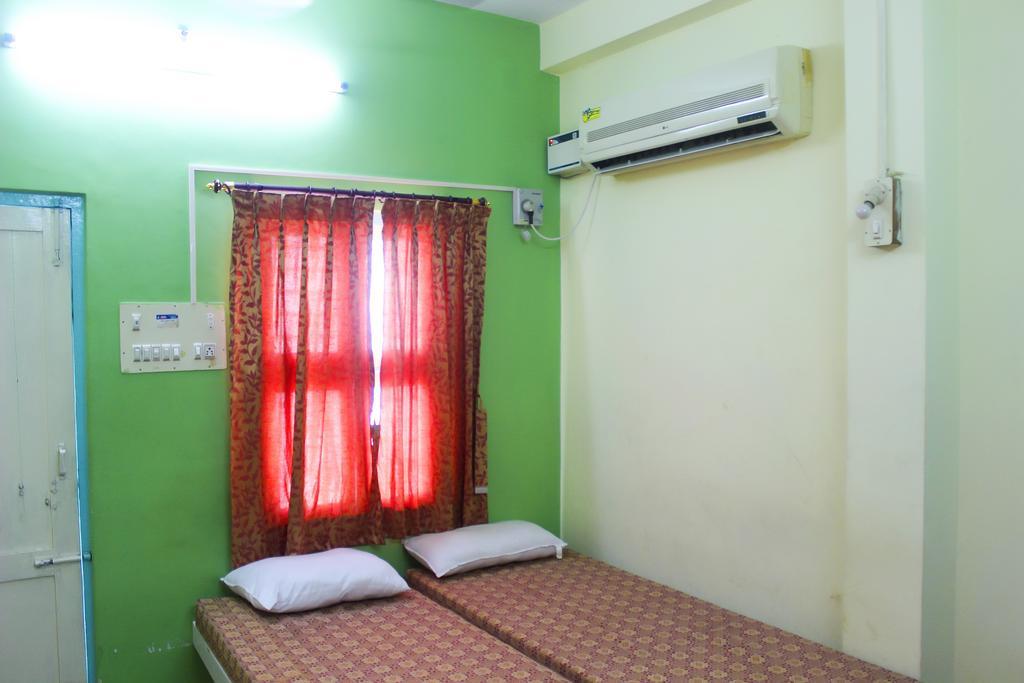 Pms Guest House ปอนดิเชอรี ภายนอก รูปภาพ